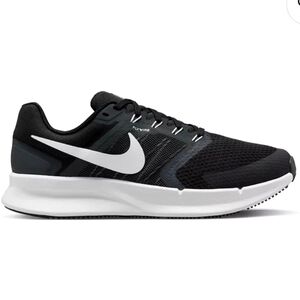 Nike Women's Black and White Athletic Shoes